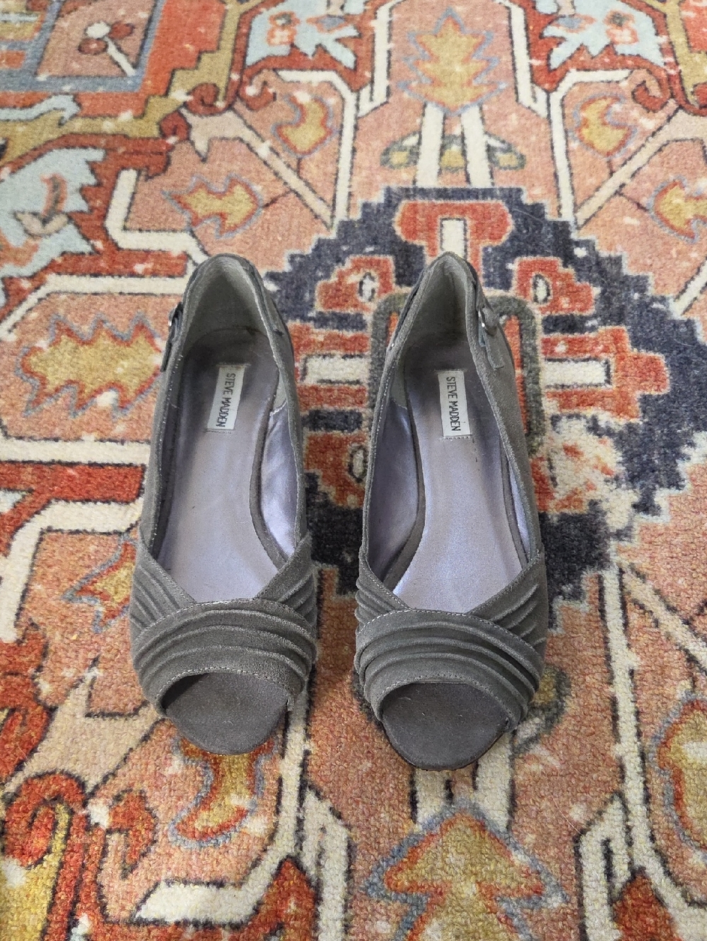 Steve Madden Gray Suede Open-Toe Flats